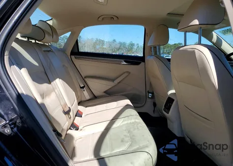 2017 Volkswagen Passat Se z USA, uszkodzony, nr VIN 1VWBT7A39HC079581